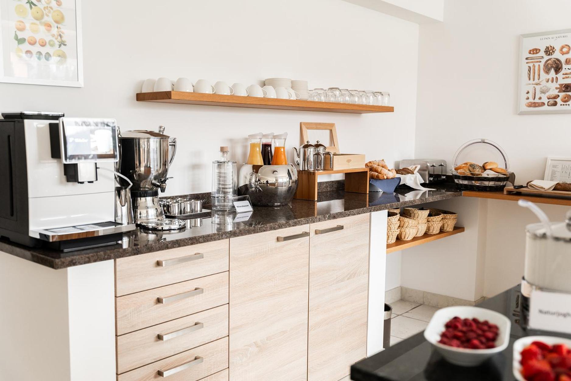 Hotel Vier Jahreszeiten An Der Therme & Kliniken Bad Krozingen Naehe Freiburg & Schwarzwald Ideal Fuer Wellness Kur & Business Ausfluege 24H Check In- Wlan & Parken Gratis Εξωτερικό φωτογραφία