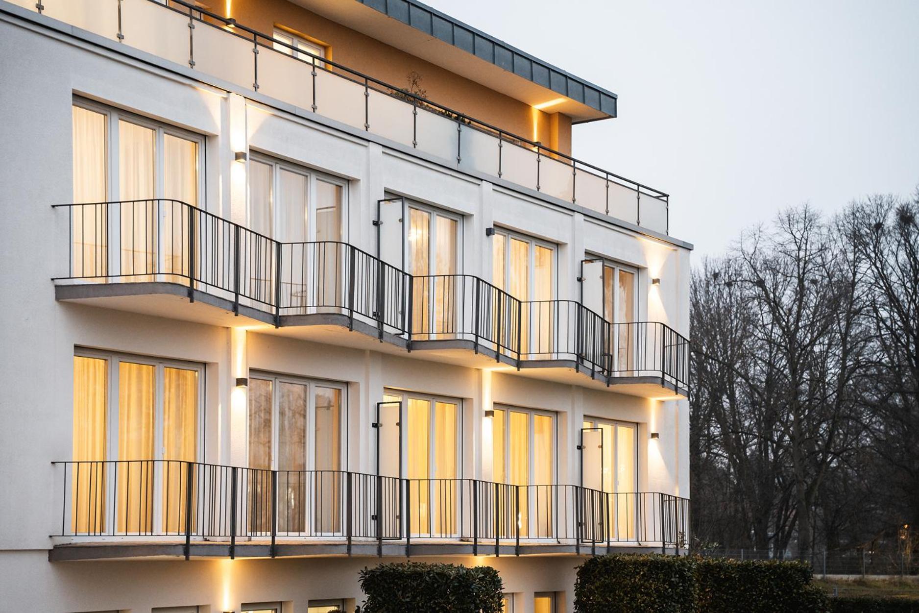 Hotel Vier Jahreszeiten An Der Therme & Kliniken Bad Krozingen Naehe Freiburg & Schwarzwald Ideal Fuer Wellness Kur & Business Ausfluege 24H Check In- Wlan & Parken Gratis Εξωτερικό φωτογραφία