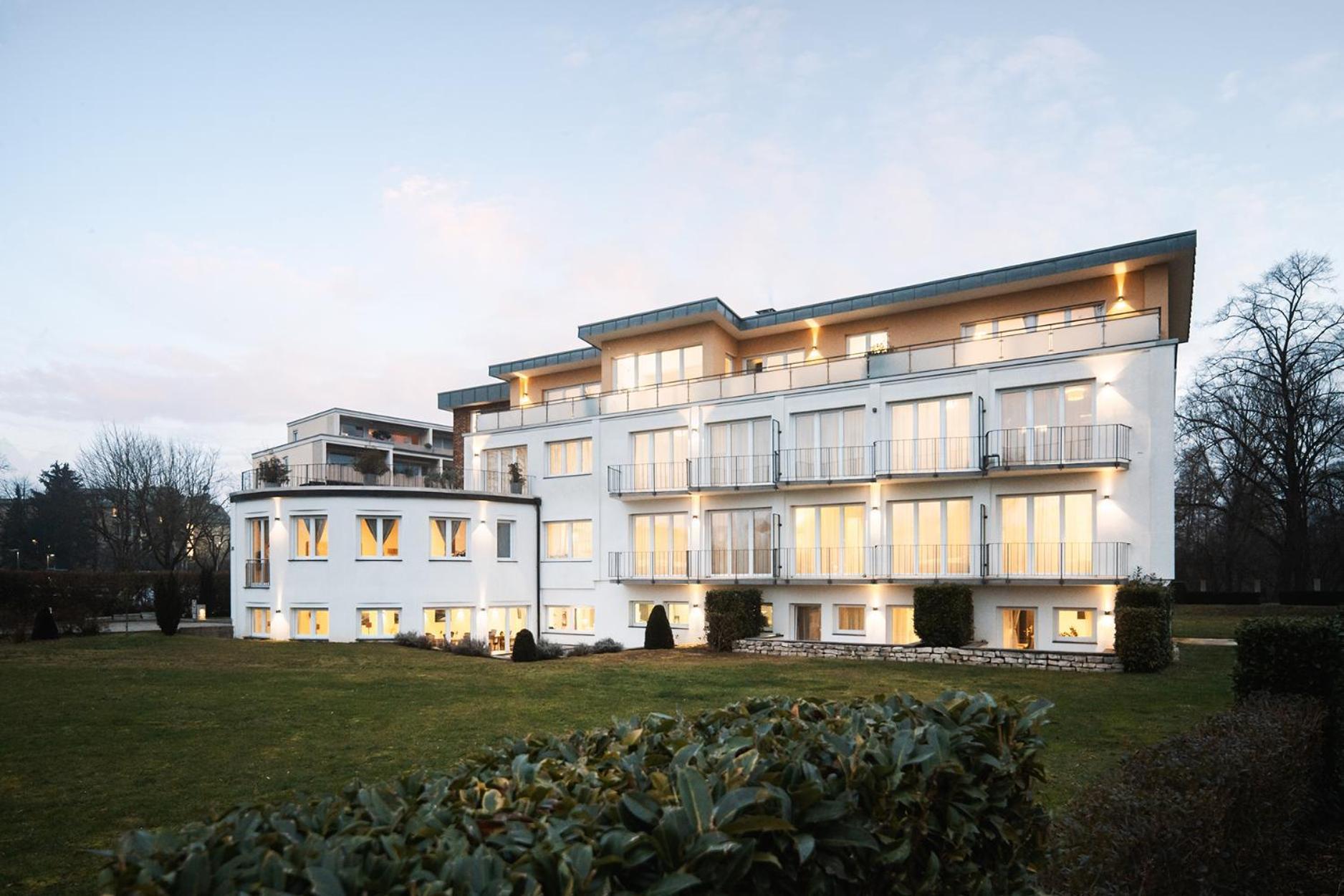 Hotel Vier Jahreszeiten An Der Therme & Kliniken Bad Krozingen Naehe Freiburg & Schwarzwald Ideal Fuer Wellness Kur & Business Ausfluege 24H Check In- Wlan & Parken Gratis Εξωτερικό φωτογραφία