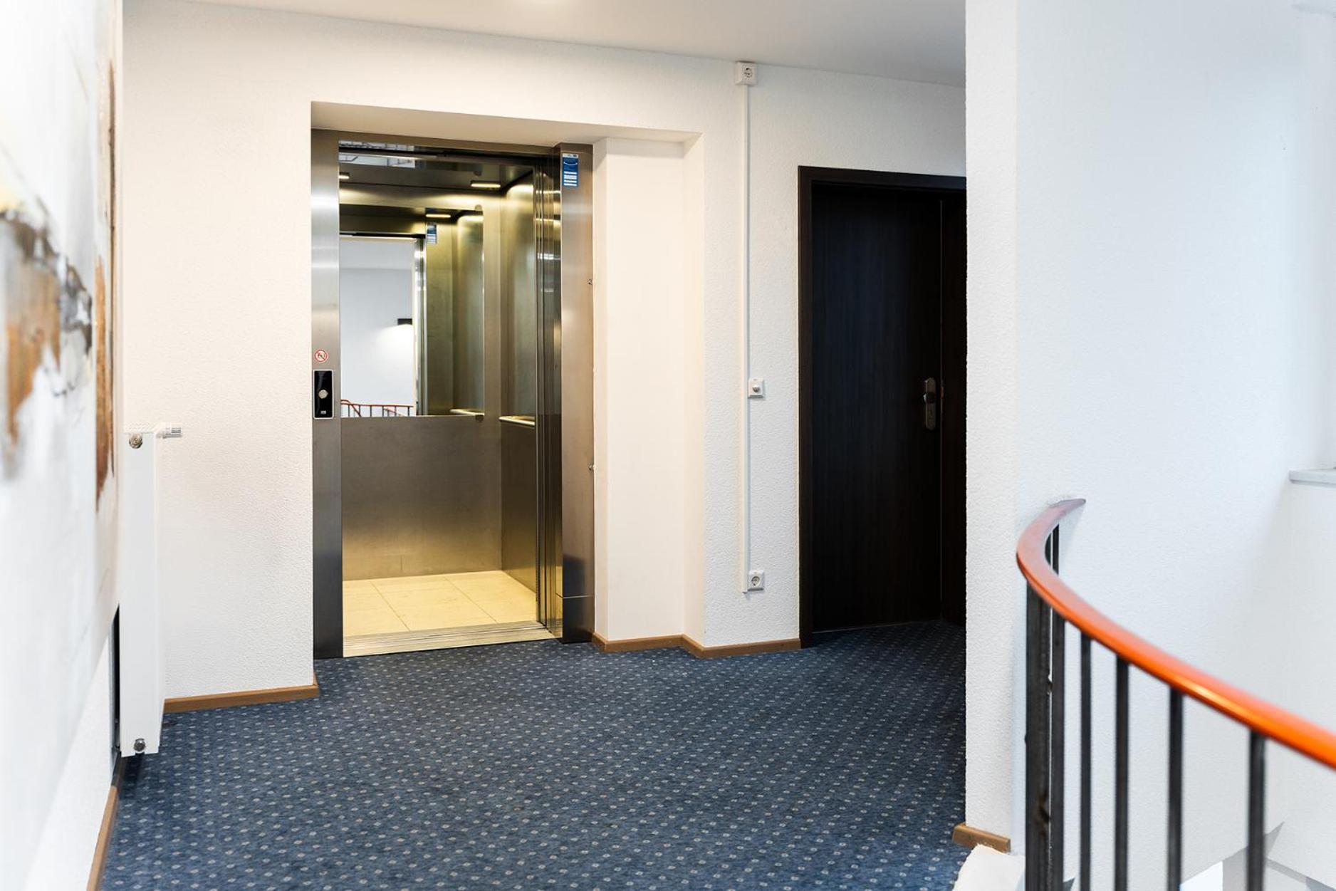 Hotel Vier Jahreszeiten An Der Therme & Kliniken Bad Krozingen Naehe Freiburg & Schwarzwald Ideal Fuer Wellness Kur & Business Ausfluege 24H Check In- Wlan & Parken Gratis Εξωτερικό φωτογραφία