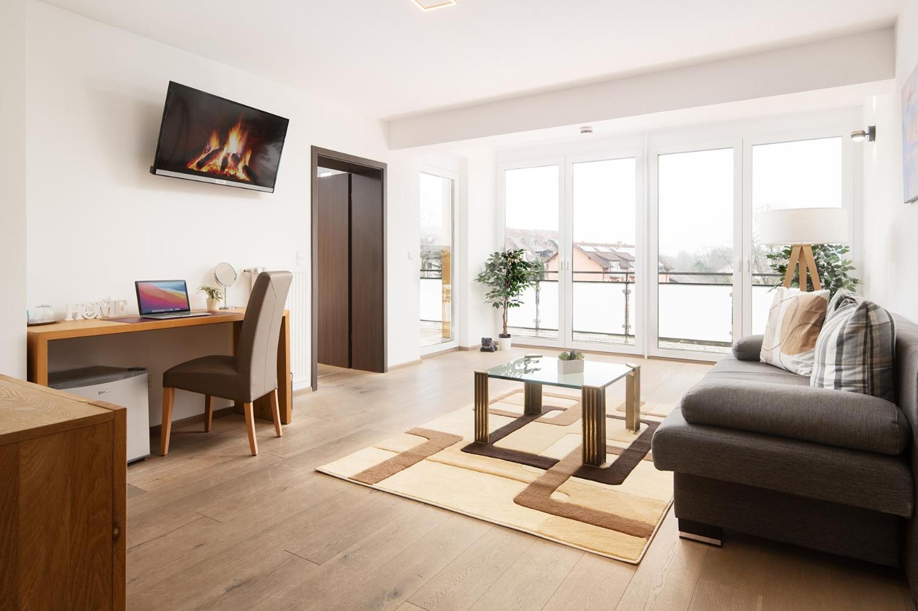 Hotel Vier Jahreszeiten An Der Therme & Kliniken Bad Krozingen Naehe Freiburg & Schwarzwald Ideal Fuer Wellness Kur & Business Ausfluege 24H Check In- Wlan & Parken Gratis Εξωτερικό φωτογραφία