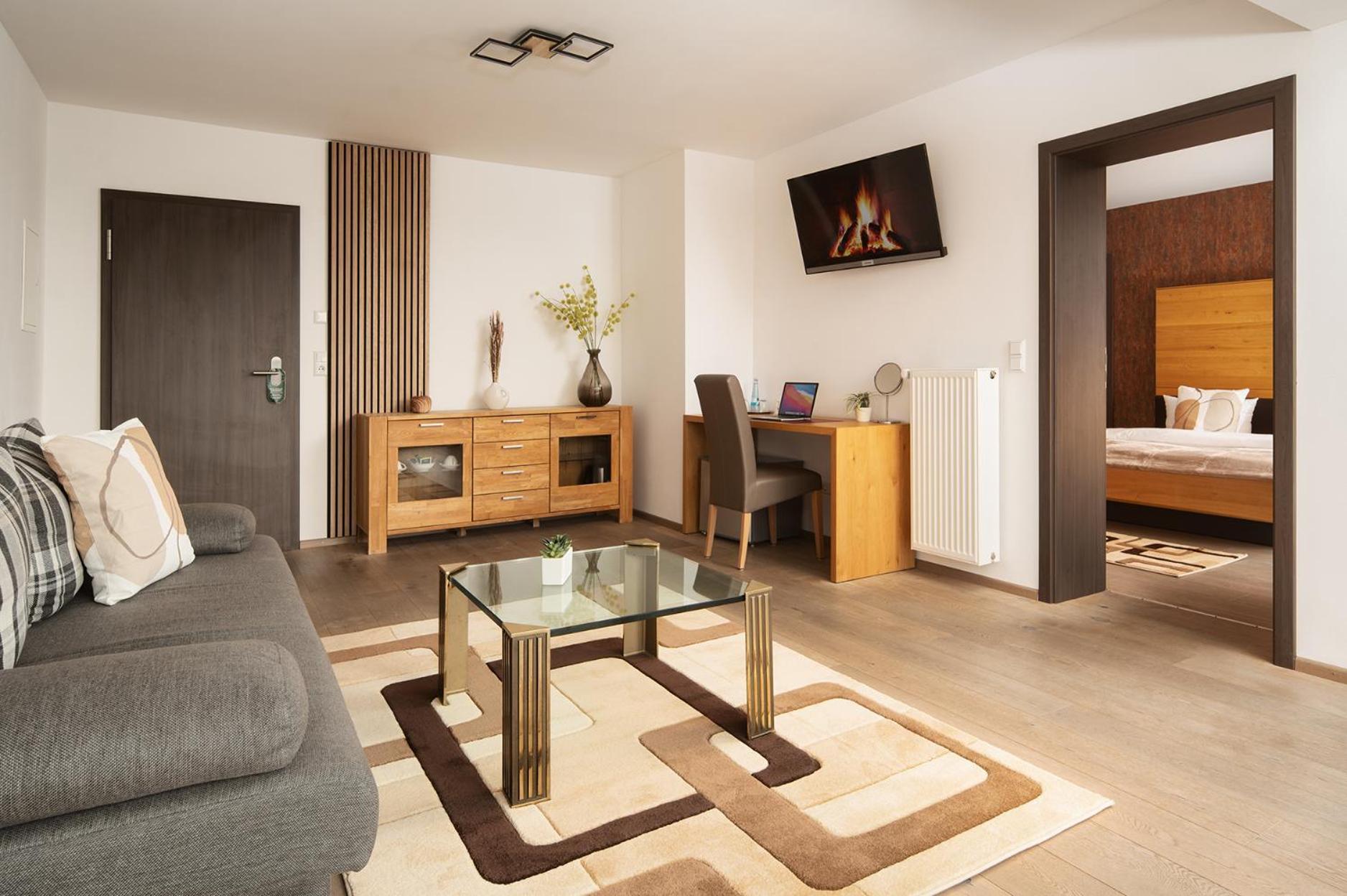 Hotel Vier Jahreszeiten An Der Therme & Kliniken Bad Krozingen Naehe Freiburg & Schwarzwald Ideal Fuer Wellness Kur & Business Ausfluege 24H Check In- Wlan & Parken Gratis Εξωτερικό φωτογραφία