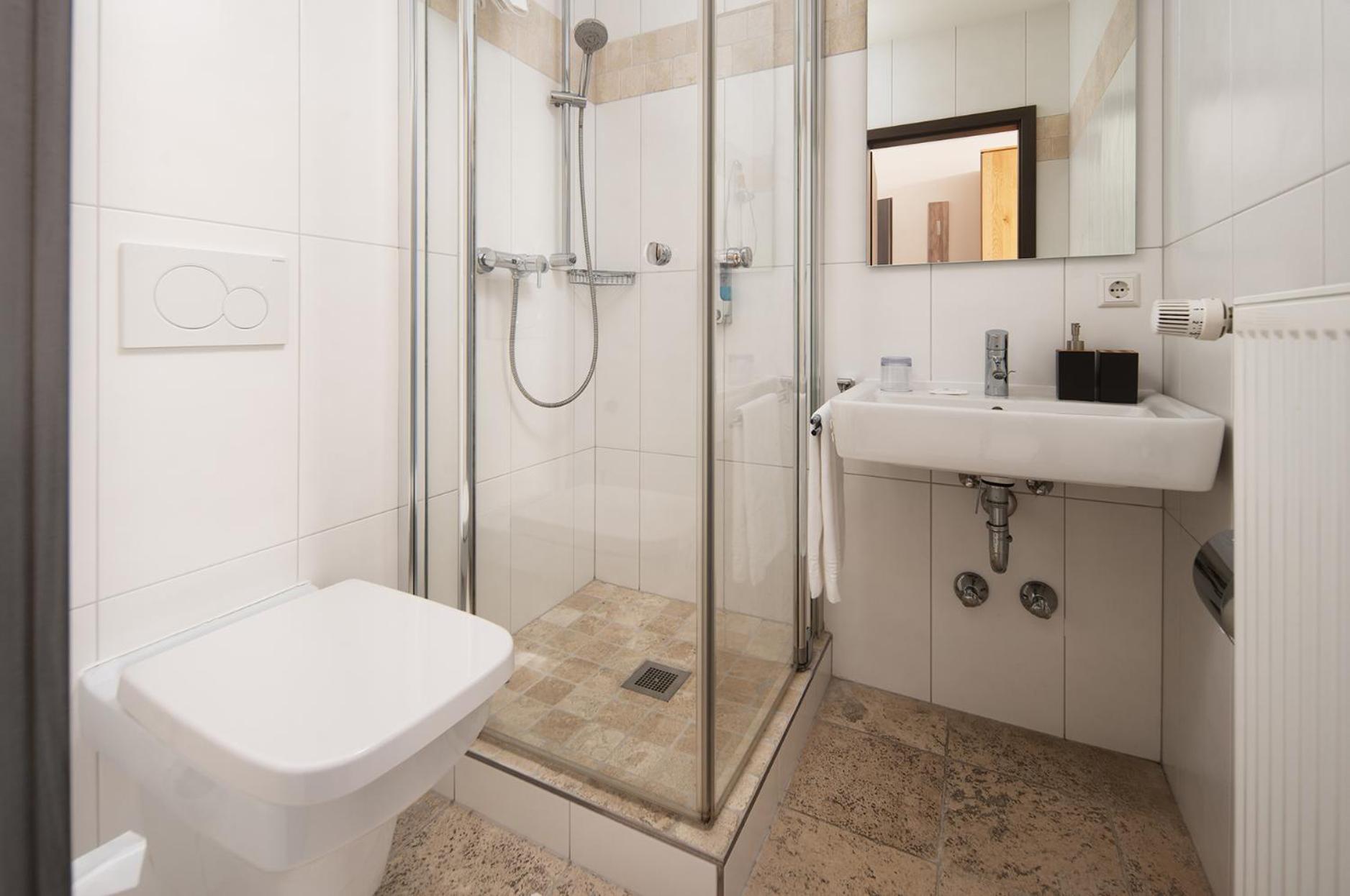 Hotel Vier Jahreszeiten An Der Therme & Kliniken Bad Krozingen Naehe Freiburg & Schwarzwald Ideal Fuer Wellness Kur & Business Ausfluege 24H Check In- Wlan & Parken Gratis Εξωτερικό φωτογραφία