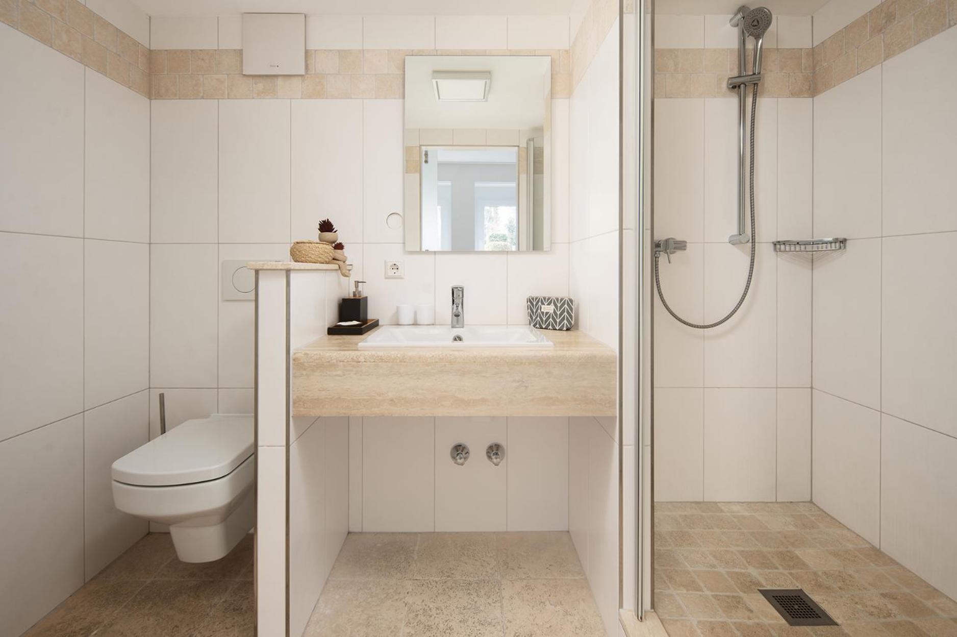 Hotel Vier Jahreszeiten An Der Therme & Kliniken Bad Krozingen Naehe Freiburg & Schwarzwald Ideal Fuer Wellness Kur & Business Ausfluege 24H Check In- Wlan & Parken Gratis Εξωτερικό φωτογραφία