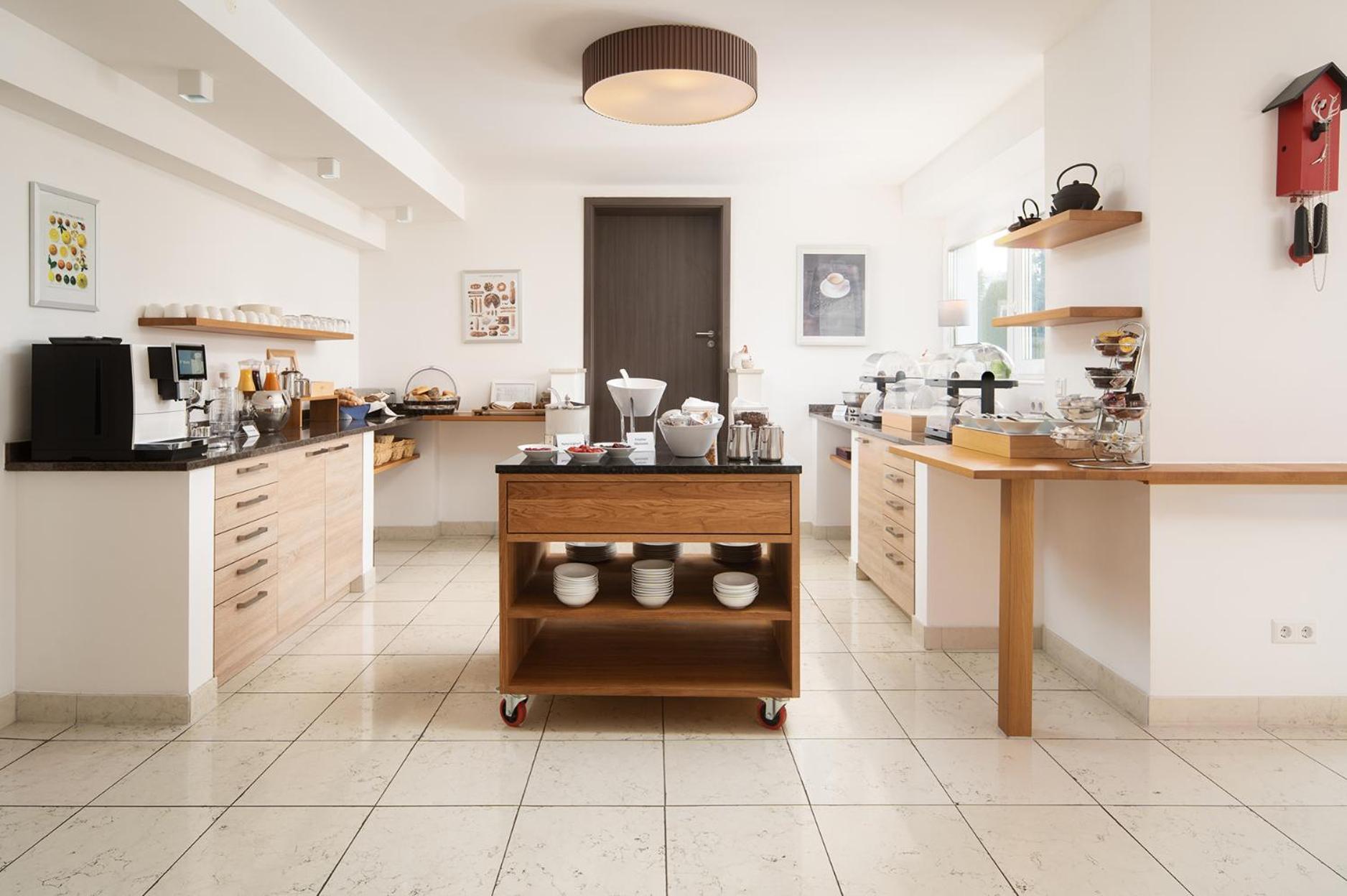 Hotel Vier Jahreszeiten An Der Therme & Kliniken Bad Krozingen Naehe Freiburg & Schwarzwald Ideal Fuer Wellness Kur & Business Ausfluege 24H Check In- Wlan & Parken Gratis Εξωτερικό φωτογραφία